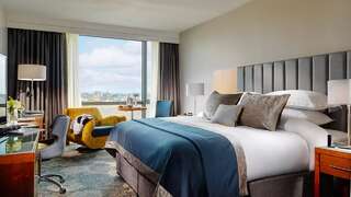 Отель Limerick Strand Hotel Лимерик Улучшенный номер с кроватью размера «king-size»-1