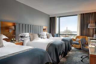 Отель Limerick Strand Hotel Лимерик Улучшенный трехместный номер с 3 односпальными кроватями-3